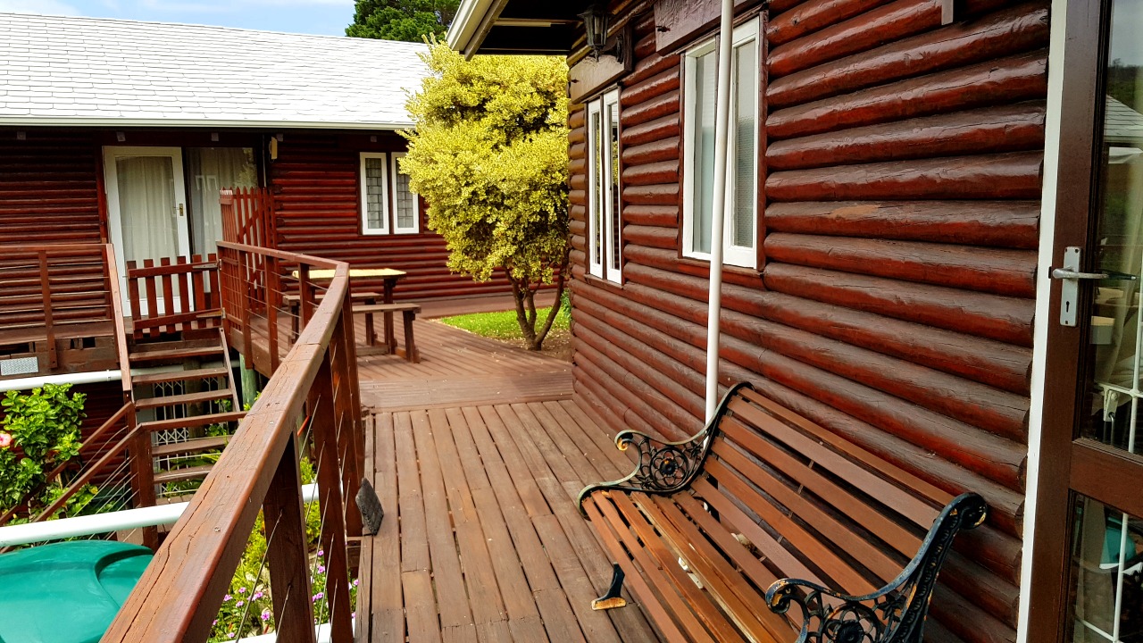 Log Cabin Brenton on Sea